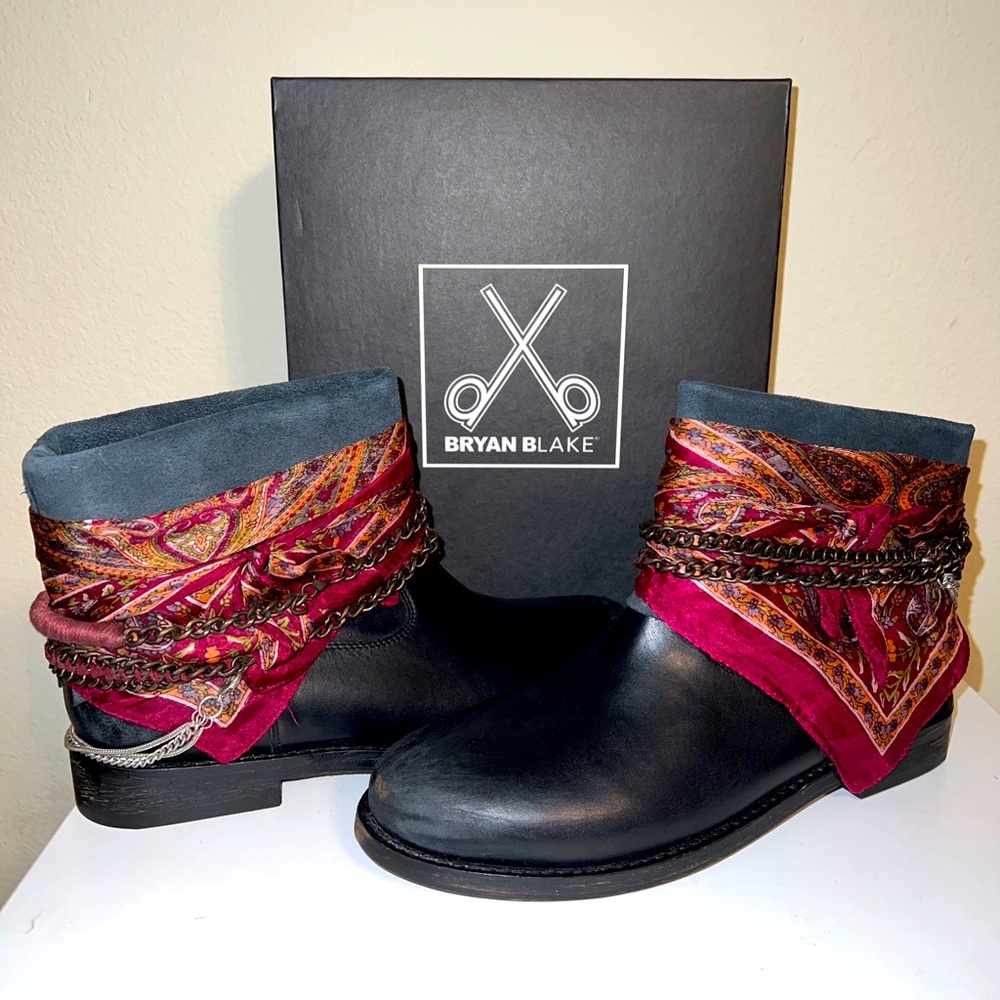 Bryan Blake black leather chain bandana ankle boots Sz 40/9-9.5